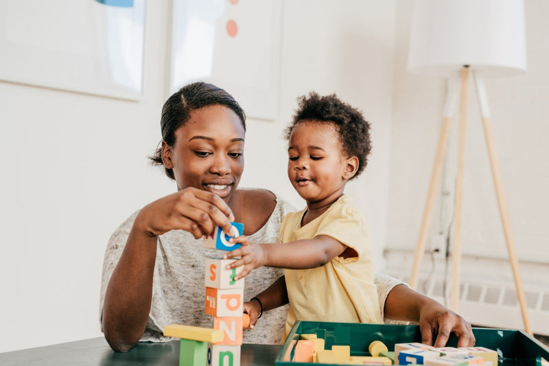 25 Easy sensory play ideas for babies & toddlers